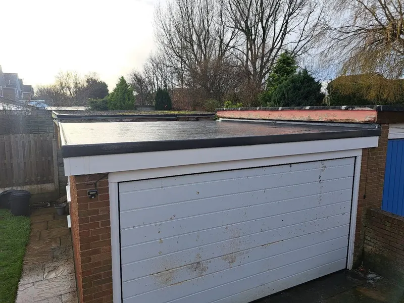 New flat roof on a garage